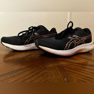 Women’s Asics Sneaker, lightly worn size 8